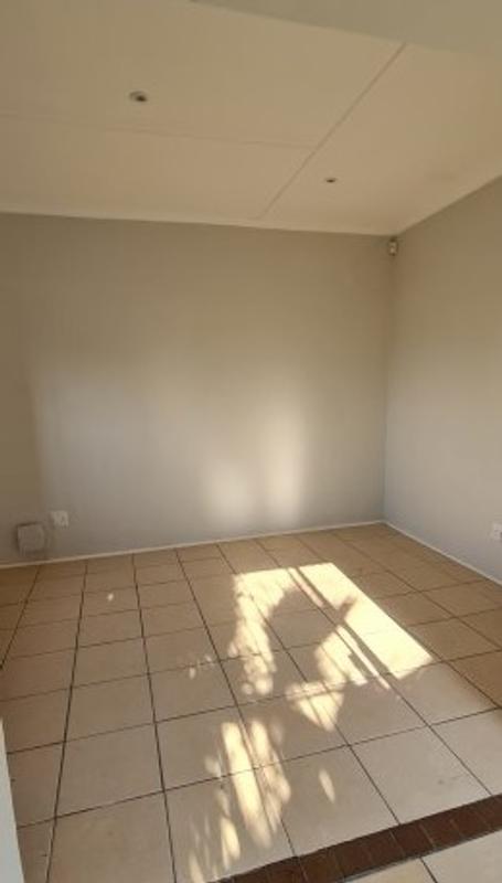 To Let 1 Bedroom Property for Rent in Strand Western Cape